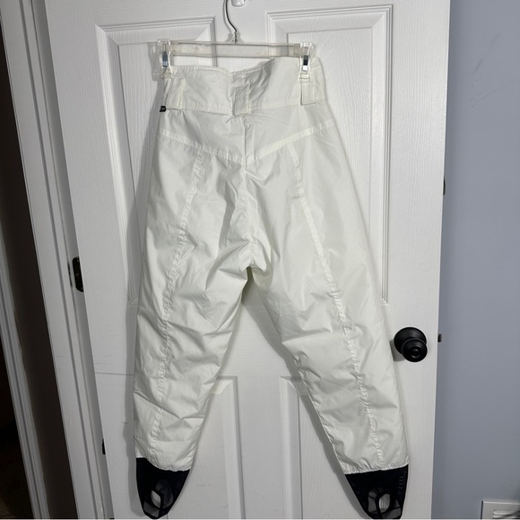Obermeyer white stirrup ski pants, size 8 short, polyester and nylon - Picture 11 of 14